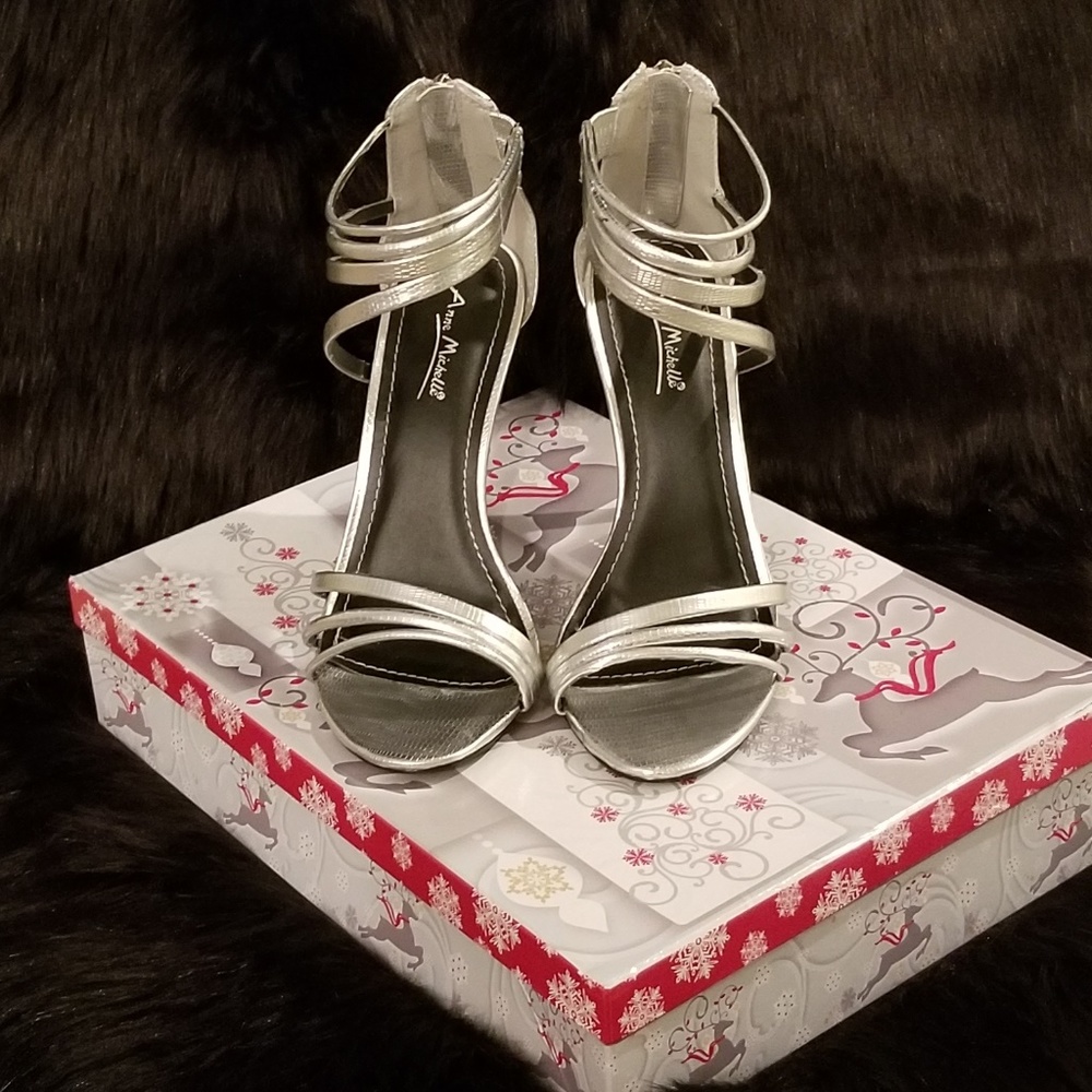 Anne Michelle Bristol-10 Strappy Heeled Sandals
